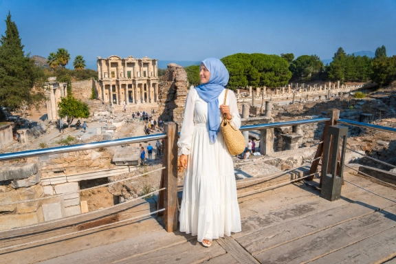 Overnight Bus Ephesus and St. John Basilica Group Tour from Ankara