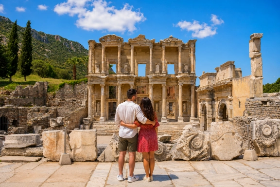 Ephesus, Virgin Mary, Terrace Houses, St. John Basilica & Artemis Overnight Bus Package from Kemer (Group)