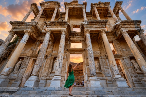 2-Day House of Virgin Mary, Seven Sleepers, Ephesus & St. John Basilica Group Tour from Dalaman
