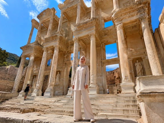 House of Virgin Mary, Seven Sleepers, Ephesus & St. John Basilica Group Day Tour from Cesme