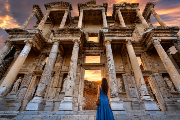 2-Day Small Group Ephesus Archaeology Tour from Ankara by Flight: Terrace Houses & Museum