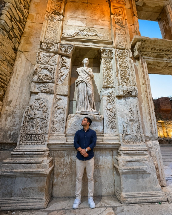 Private 2-Day Ephesus Archaeology Tour from Balikesir by Bus: Terrace Houses & Museum