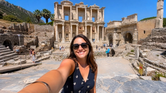 Private Custom Same-Day Ephesus, Terrace Houses and Ephesus Archaeological Museum Ferry Day Trip from Chios to Izmir