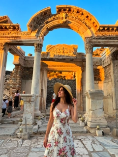 Private Ephesus Archaeology Tour from Didim by Bus: Terrace Houses & Museum